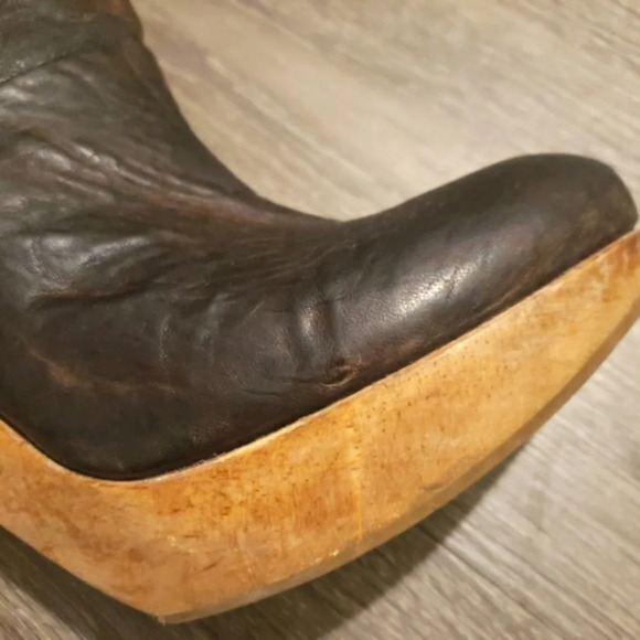 Theory Boots Women's Size 8.5 Dark Brown Textured Leather Wooden Heel - Picture 8 of 10